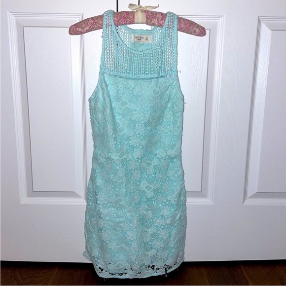 A&F Lace Summer Dress - Picture 5 of 9